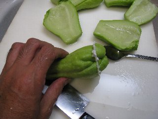 ハヤトウリ灰汁出し
